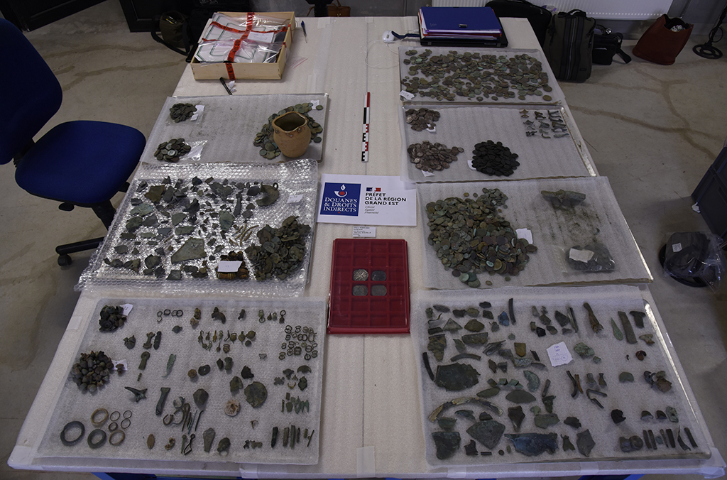 French Customs seized 27,300 artefacts as a result of a single investigation.